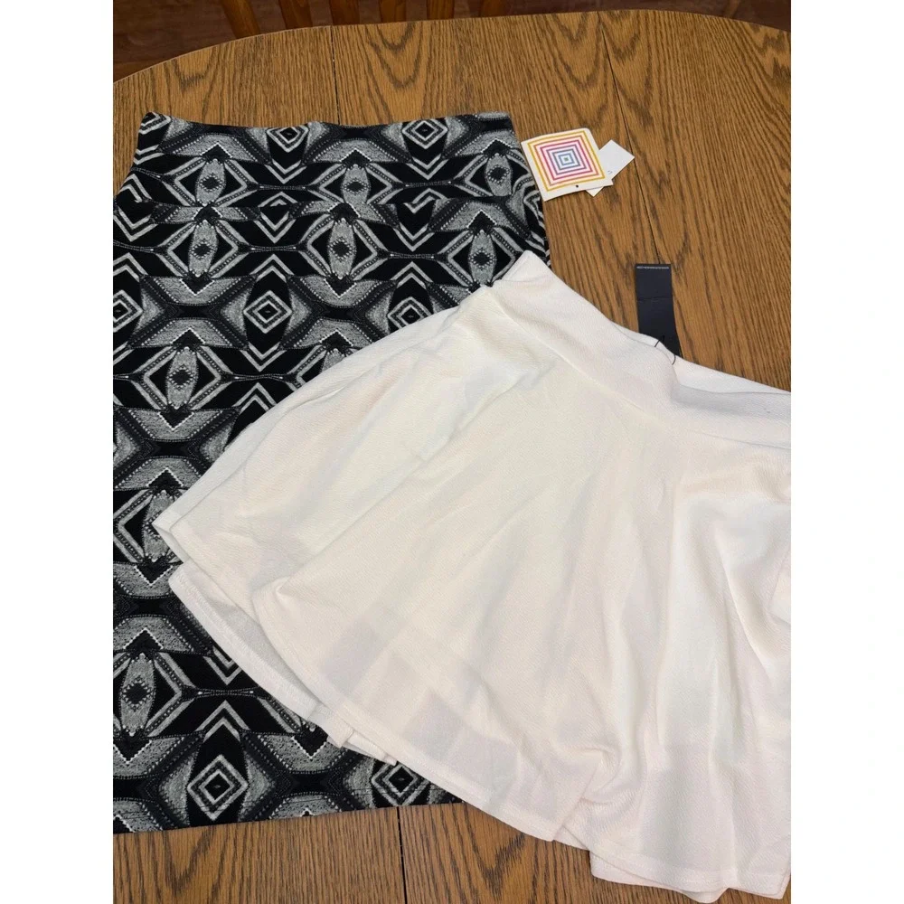 Bundle Lularoe Cassie Geometric Pencil Skirt & DJT White Skater Skirt NWT Size L